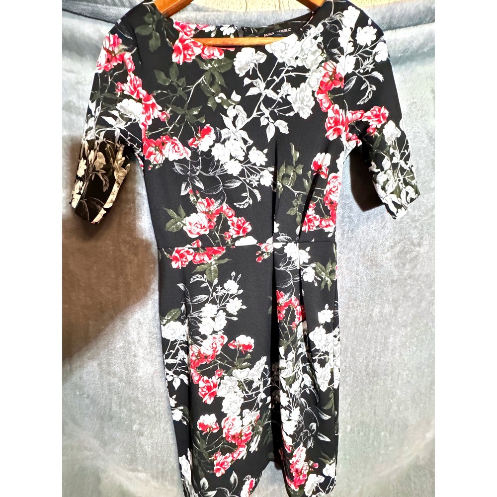 Banana Republic Black Red White Floral Sheath Dress Elbow Sleeve Size 0